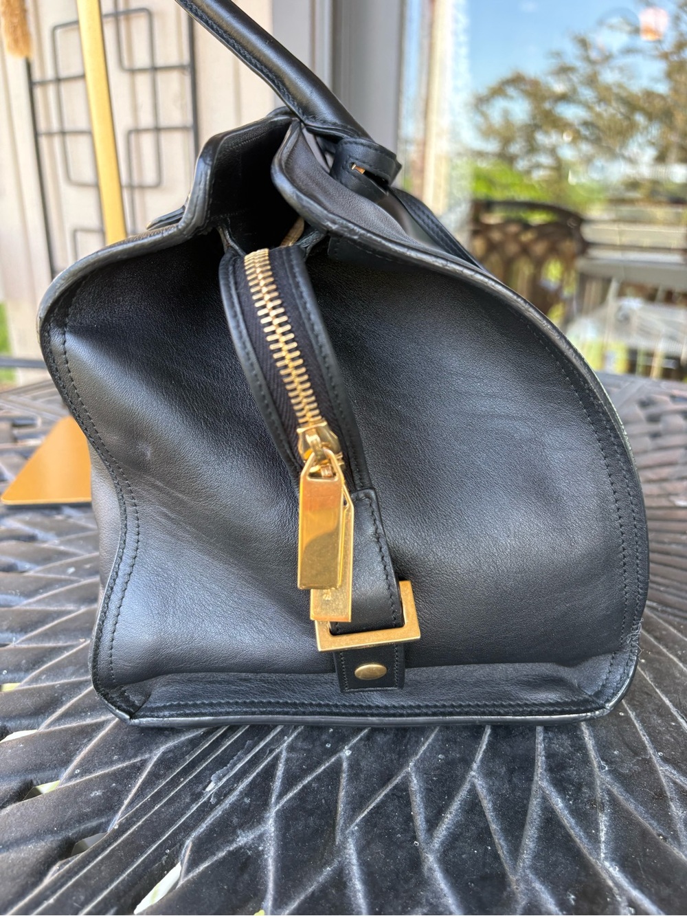 Saint Laurent Black Smooth Calfskin Leather Medium Classic Y Cabas Bag - Picture 5 of 11